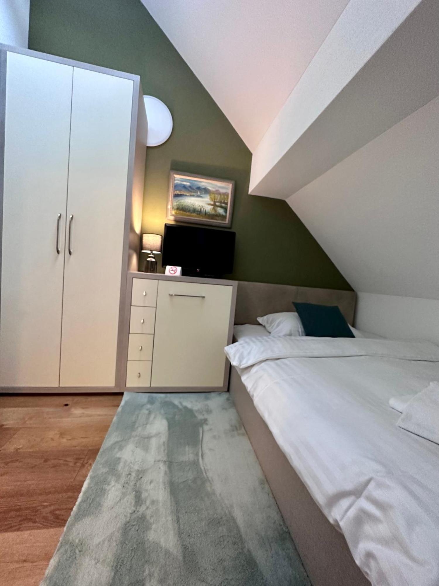 Welcome Hotel - Hellbuehl Self-Check-In Eksteriør bilde