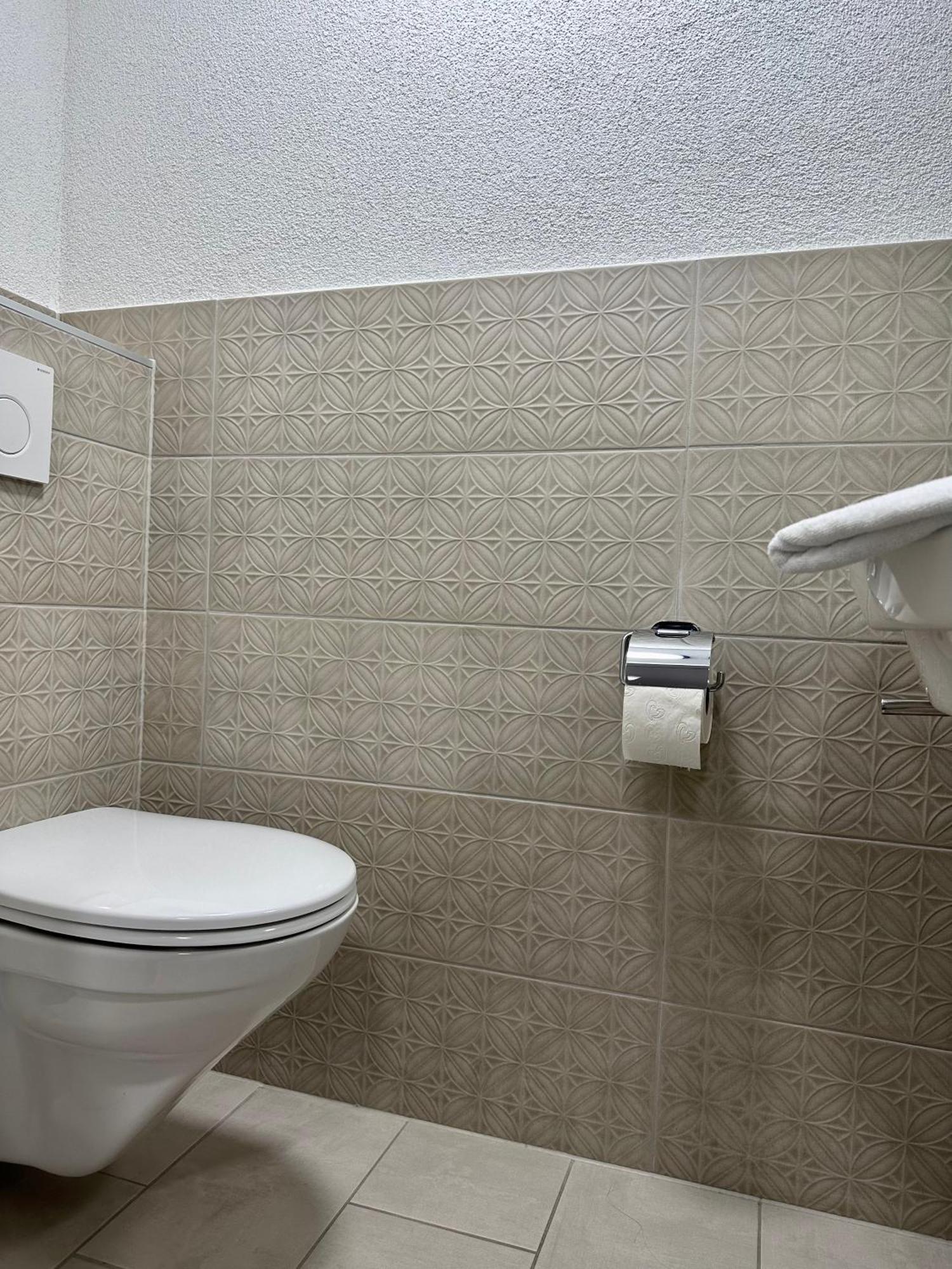 Welcome Hotel - Hellbuehl Self-Check-In Eksteriør bilde